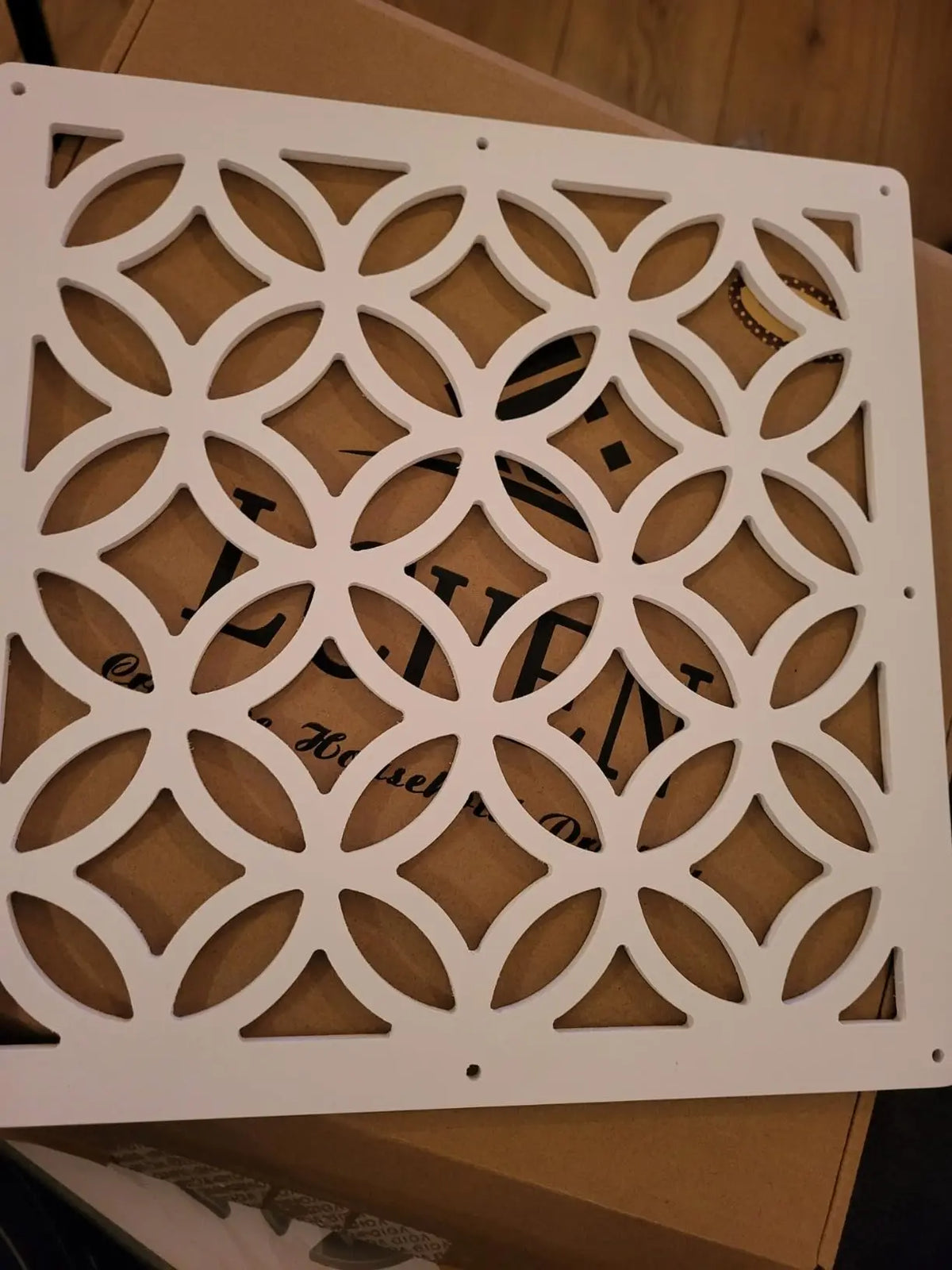 panneaux séparation suspendus blancs motifs géométriques modernes cloisons pièces bois opaques clips fixation
