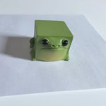 figurine grenouille résine verte cartoon mignonne décoration yeux noirs animal collectionnée ornement chambre enfants
