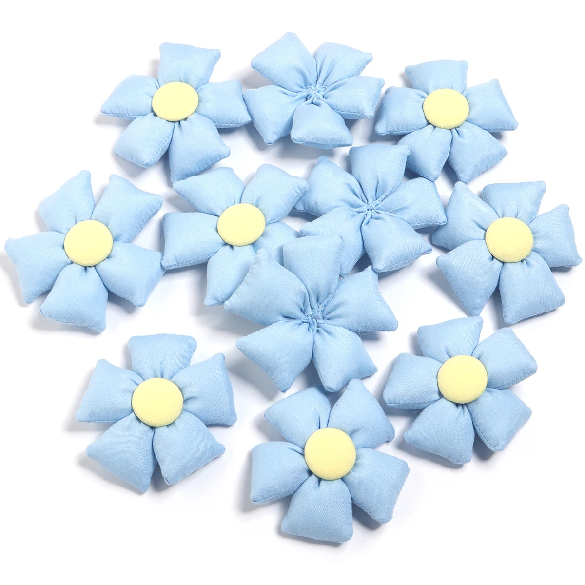 fleurs décoratives tissu plissé bleu rouge rose jaune blanc décoration enfantine 7cm
