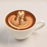 tasses blancs motifs latte art cœur feuille moderne soucoupe anniversaireDecoration deco patisserie