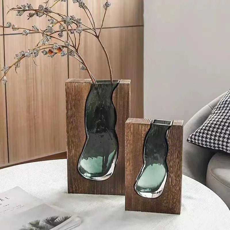 vase vert verre semi transparent bois naturel moderne artisanal table decoration