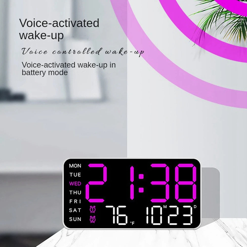 Horloge murale numérique LED orange design épuré