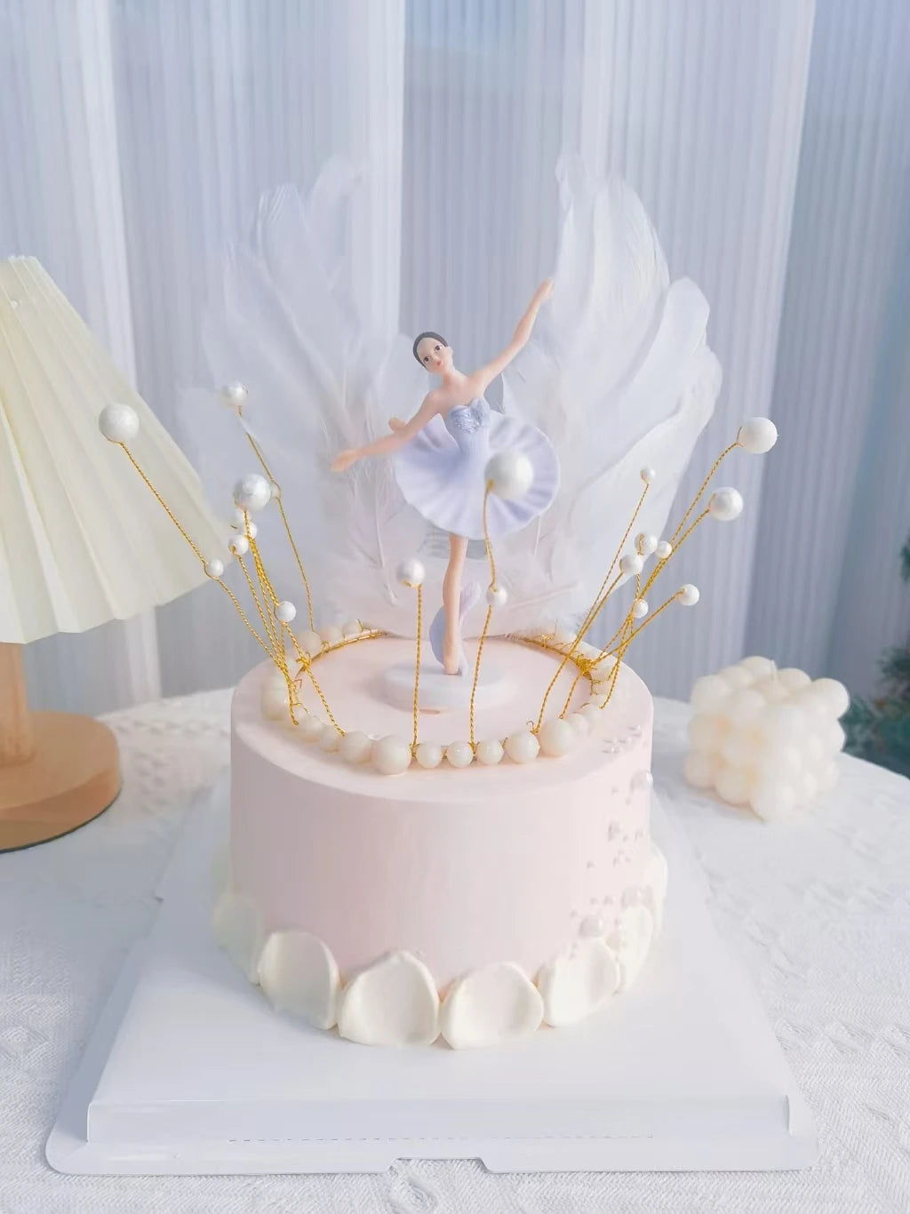 décorations gâteau ballet danseuses plumes papillons couronne dorée anniversaire fête enfants