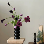 vase décoratif céramique moderne rouge noir fleurs artificielles boudiné opaque simple elegance