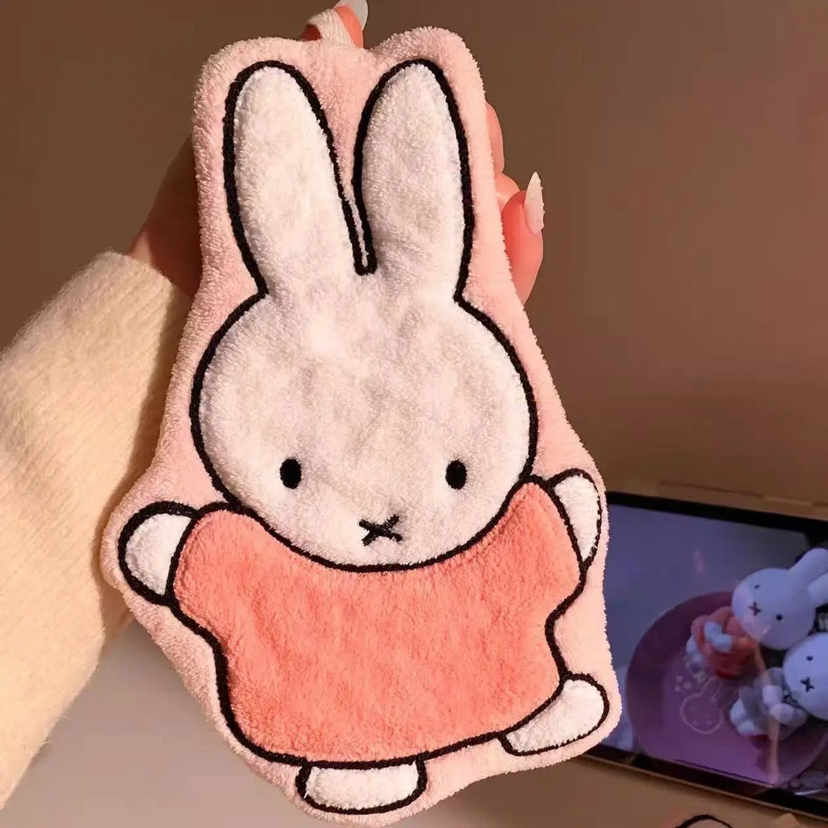 serviettes lapin kawaii douces motif miffy rose blanches salle bain cuisine