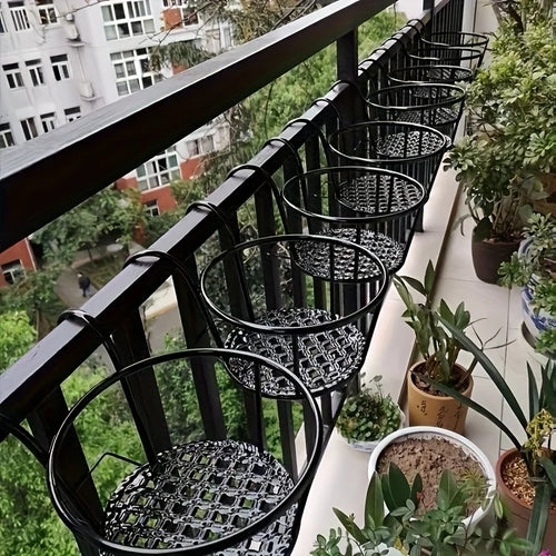 support fleurs suspendu balcon métal noir grille crochets contemporain minimalisteextérieur decoration pots fleurs