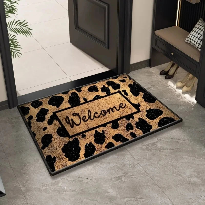 Tapis antidérapant léopard dans un couloir moderne
