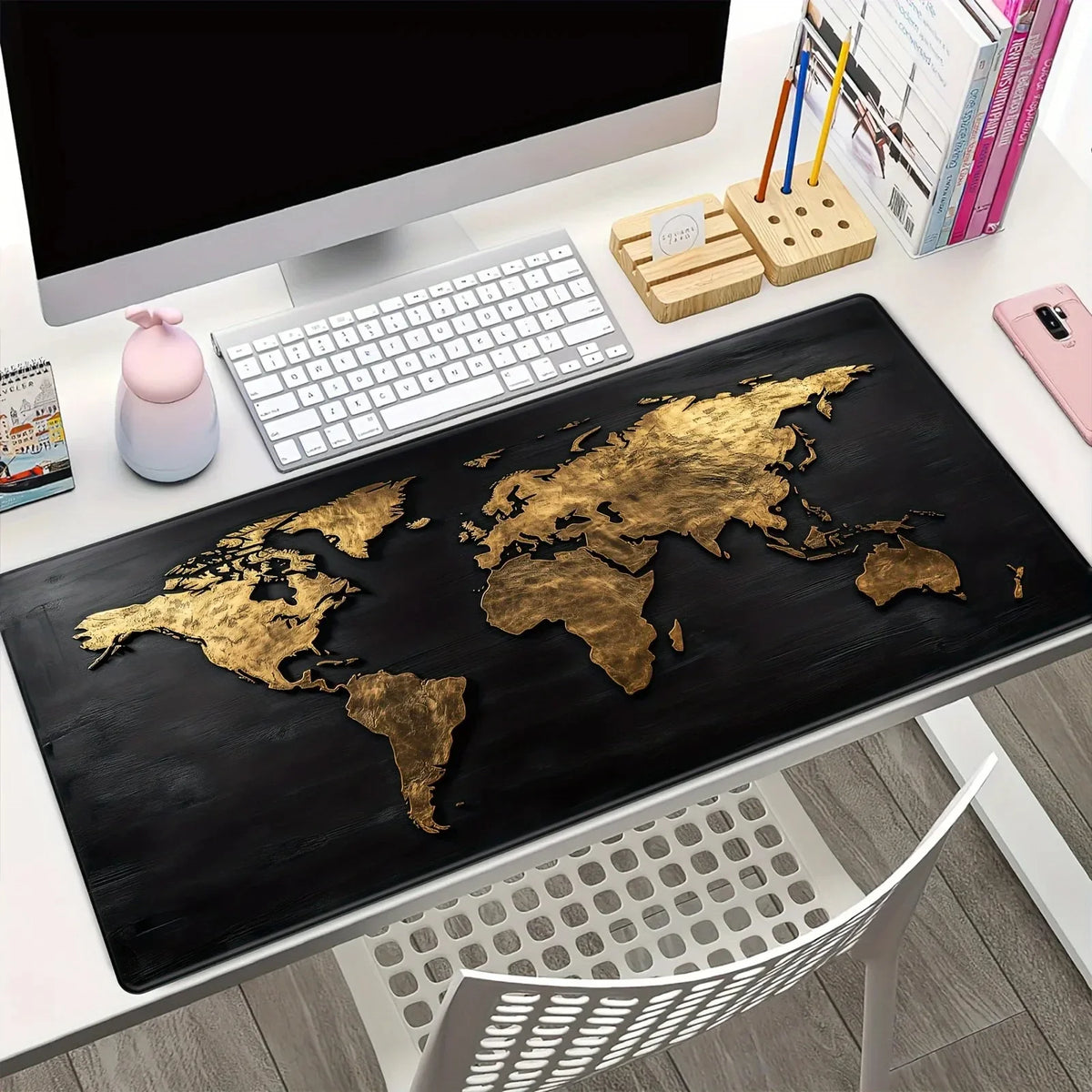 tapis souris carte monde relief doré fond noir moderne élégant gamer large xl