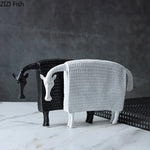 figurines animales vaches résine noir blanc modernes minimalistes décoratives deux image