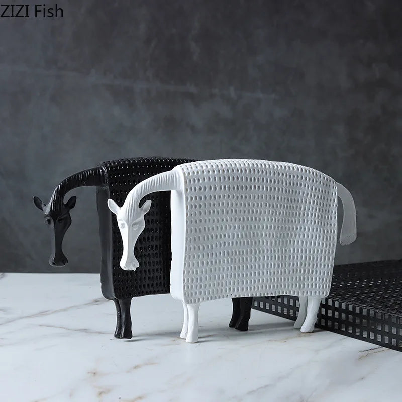 figurines animales vaches résine noir blanc modernes minimalistes décoratives deux image