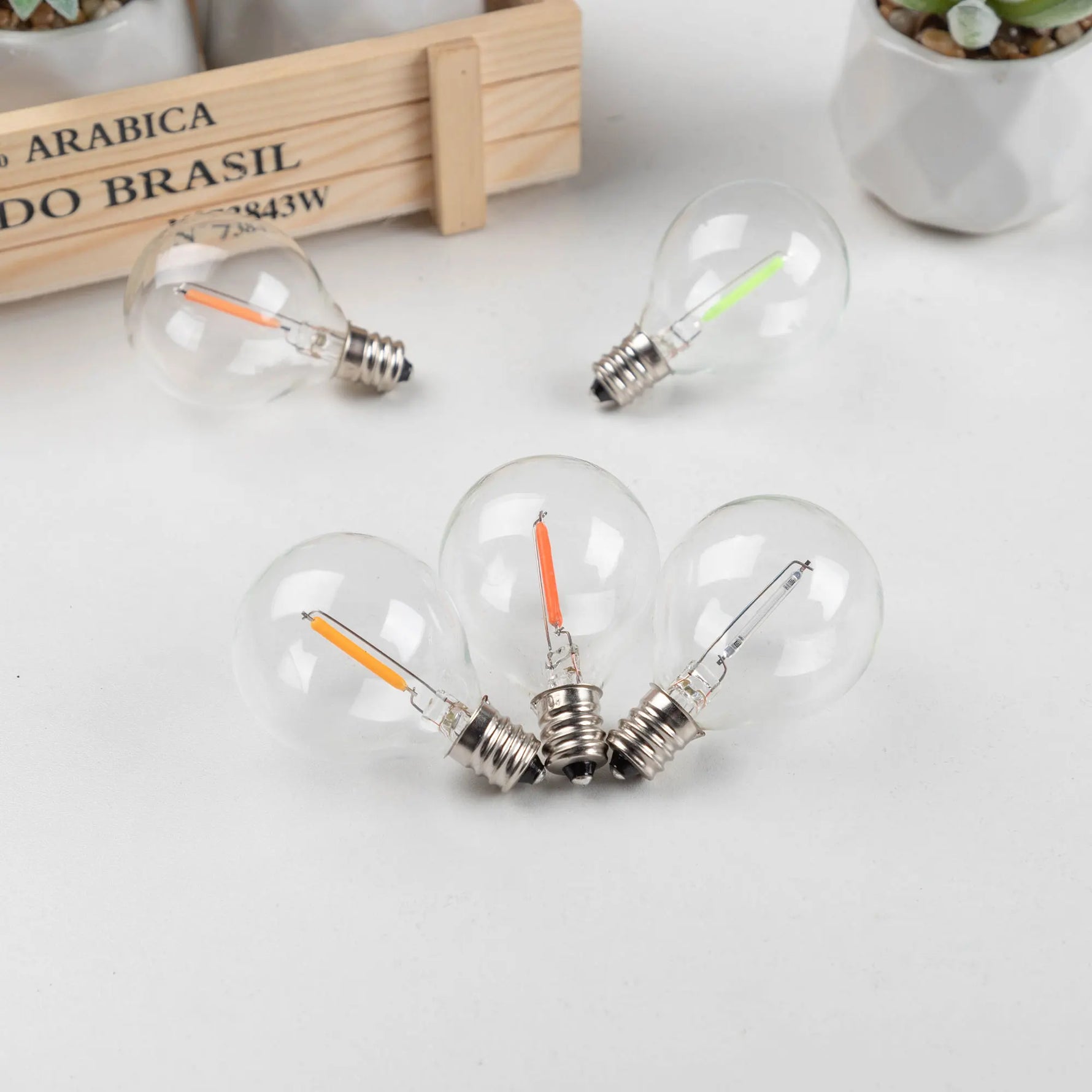 Ampoule LED G40 jaune pour décoration de fête