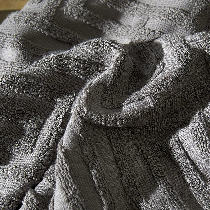serviette coton absorbante lavable machine motif géométrique gris classique douce utilisation quotidienne