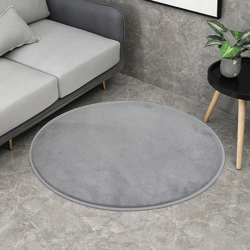 tapis rond polyester gris beige marron motif fleurs noires fond blanc moderne salon chambre
