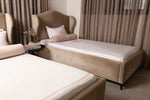 draps coton brodés couronne élégants oreillers couette literie chambre blanc motifs floraux