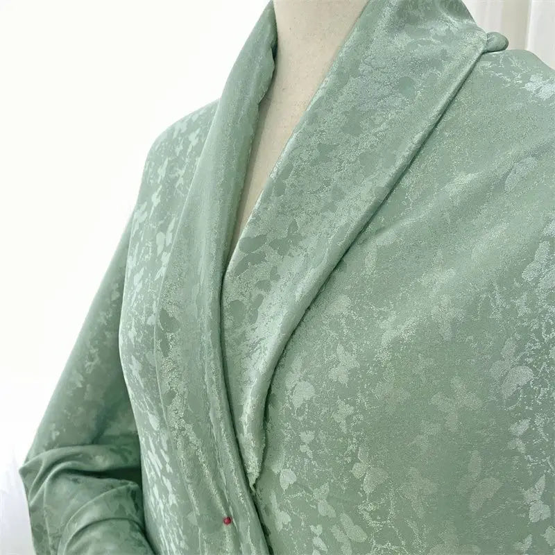 tissu jacquard fleurs blanches vert bleu clair rose pâle kimono traditionnel opaque polyester élasthanne