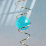 spirale métallique boule verre translucide carillon vent moderne minimaliste crochets métalliques noir bleu vert