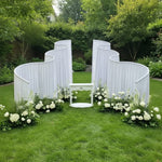 arche métal blanc tissu plissé décoration cérémonie mariage moderne élégante structure fixée base circulaire
