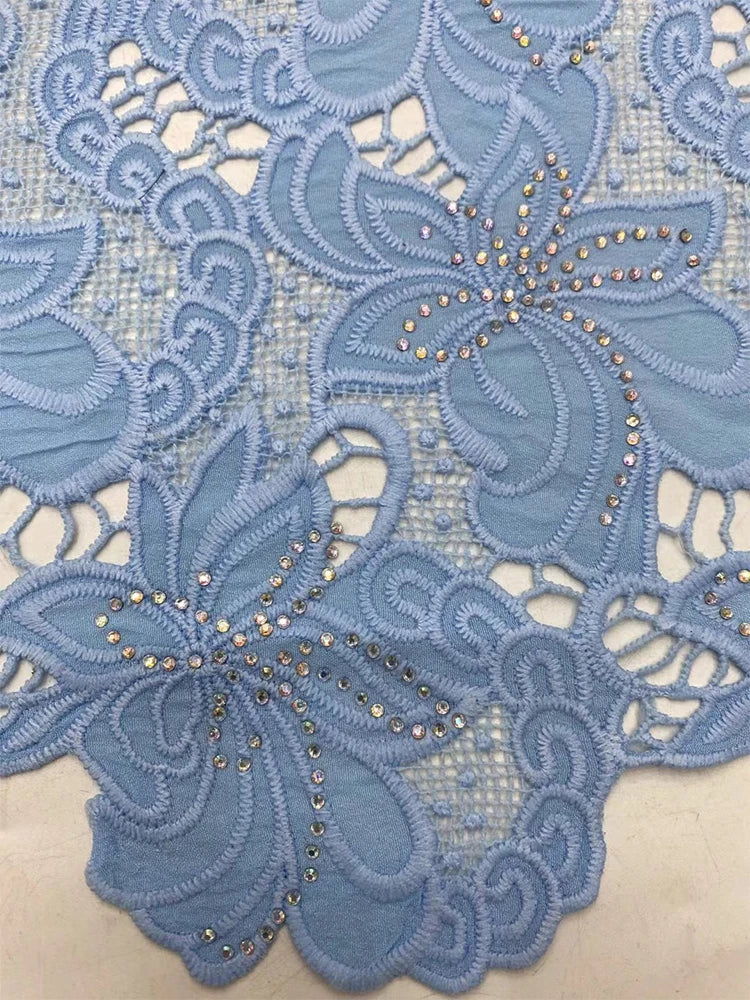 tissu dentelle bleu clair rose fleurs motifs floraux élégant dorées occasion partie
