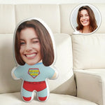 coussin personnalisé super maman photo femme souriante bleu rouge blanc