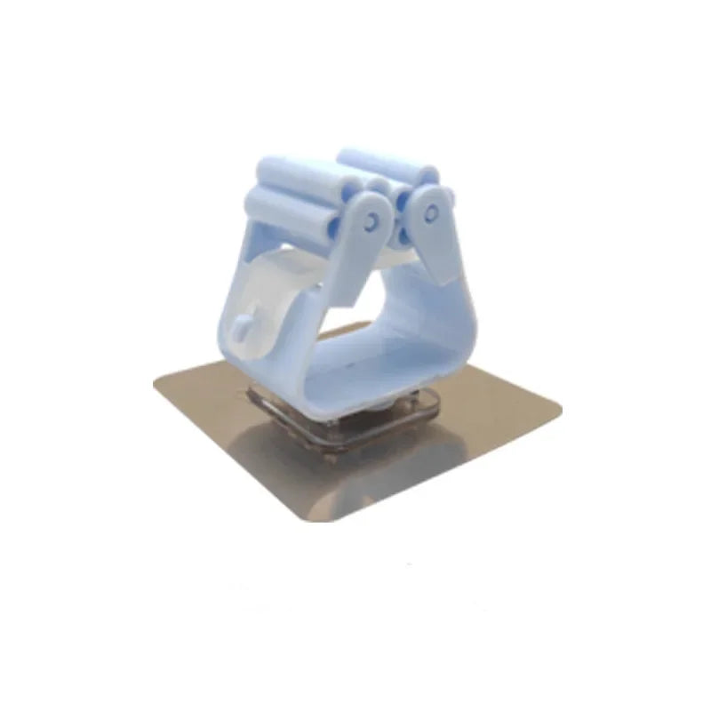 clips fixation adhésifs modernes balais ustensiles cuisine bleu gris blanc pratiques