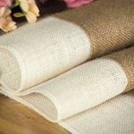 nappe rustique jute beige marron bords lisses texture automnale feuilles séchées chandelles blancs