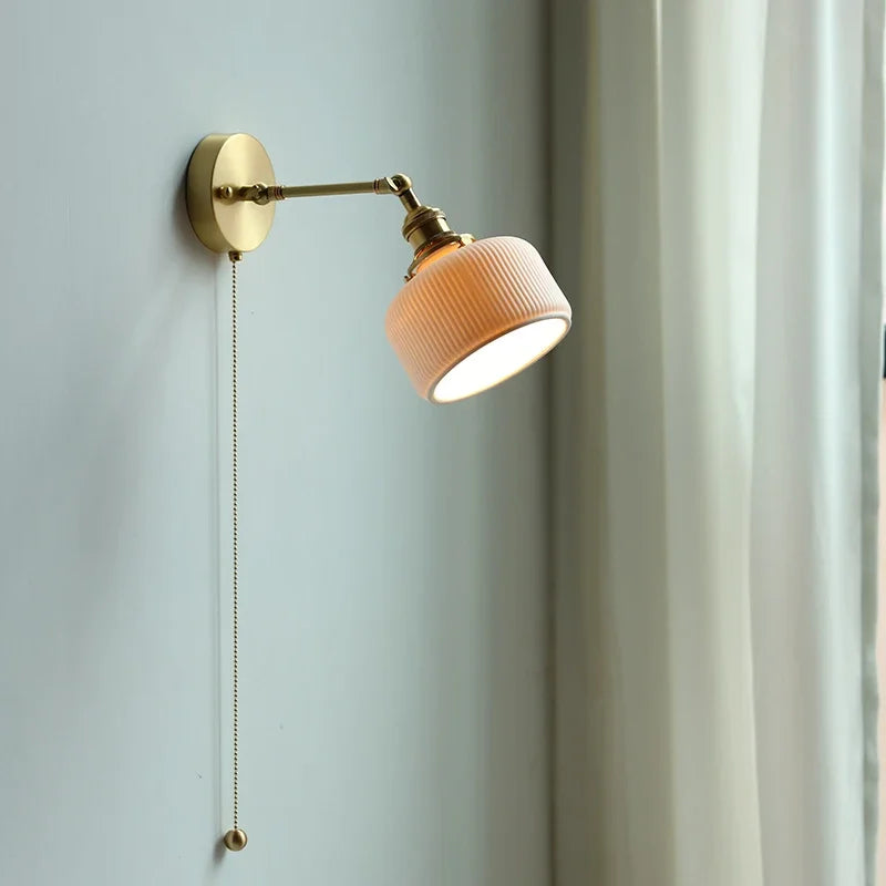 lampe murale moderne or blanc rayures verticales ampoules led cordon doré fixations vis 220v