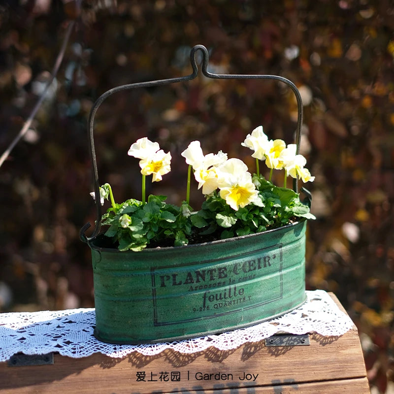 cache pot vintage rustique vert blanc imprimé plante cœur poignée métallique viola décoration intérieure