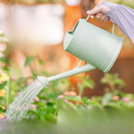arrosoir vert pastel classique lisse opaque jardin pot fleurs légumes irrigation