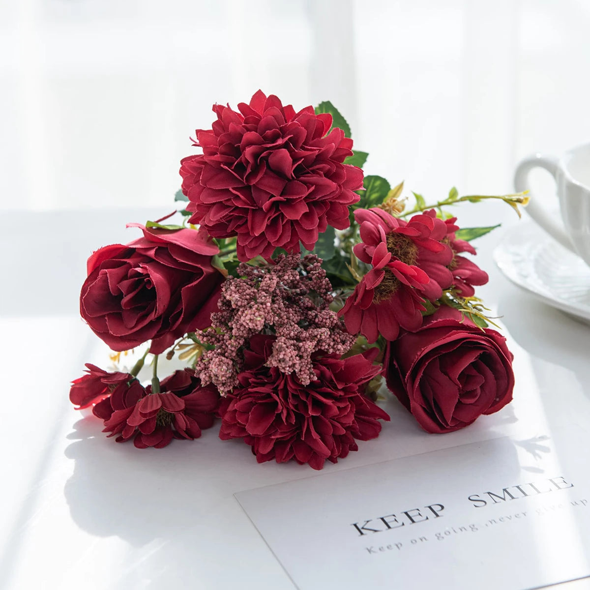 bouquet fleurs artificielles roses classiques intérieur mariage anniversaire décoration vase blanc