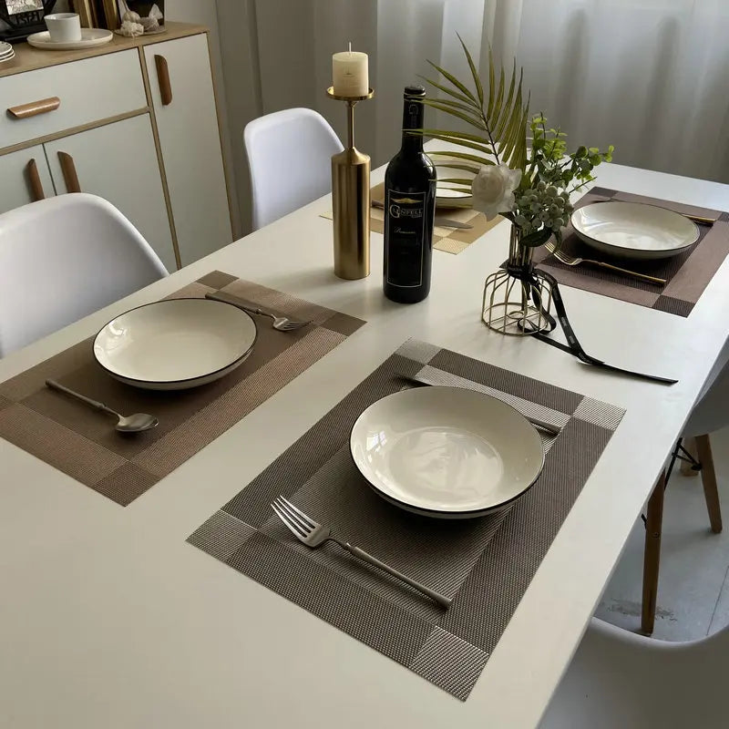 serviettes table modernes rayées marron clair foncé facilement nettoyables respectueuses environnement