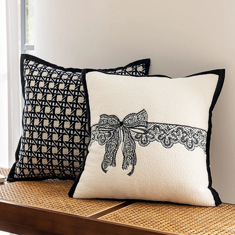 taies d'oreillers élégantes polyester chenille motif dentelle 45x45cm blanc noir decoration maison hospitalière