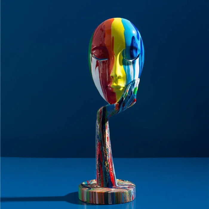 masque abstrait résine couleur vive moderne sculpture décorative expressionniste effets peinture dégoulinante lisse brillante