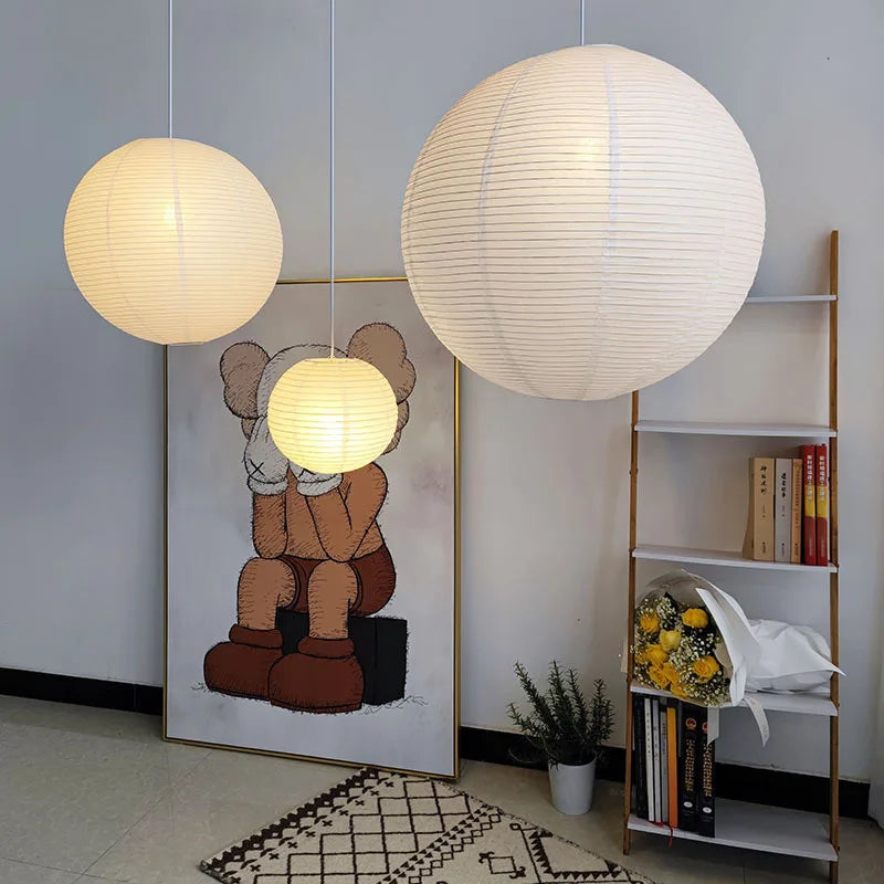 suspension lumineuse moderne blanc rayures horizontales opacité câble suspendu salon chambre principal