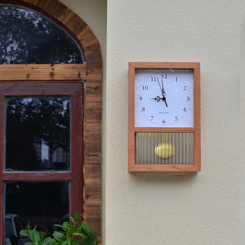 Horloge murale bois noir