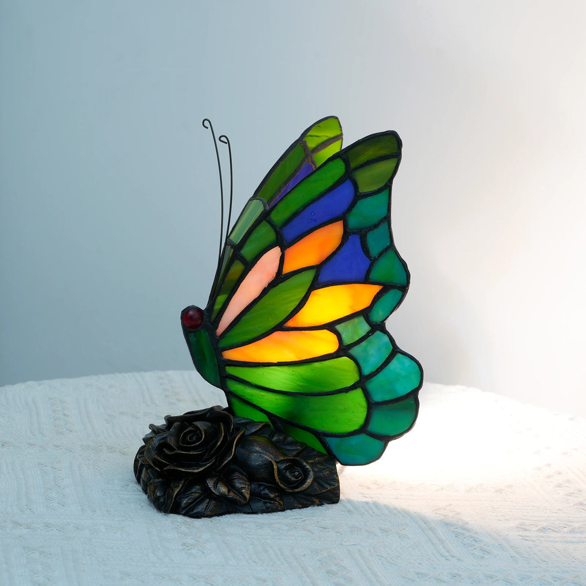 lampe table tiffany papillon floral verte bleue opacité vitrail artisanal chambre