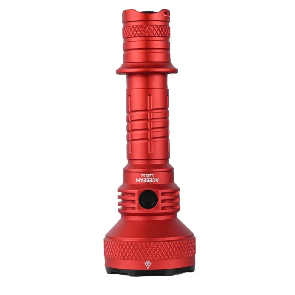 lampe torche super lumineuse rechargeable 500m distance éclairage led aluminium noir texturé pratique robuste