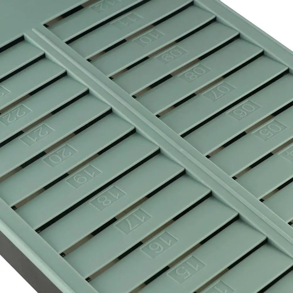 porte cartes support mur cartes vert clair gris rainures horizontales suspension industrielle utilitaire