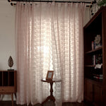 rideau fleuri rose clair dentelle translucide romantique classique fixé ruban inclusion tulle décoration maison