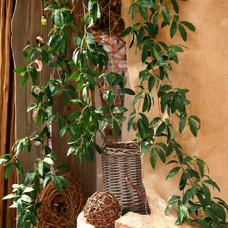 guirlande végétale artificielle vert feuilles simples fleurs blanches naturelle intérieure décoration maison anniversaire mariage