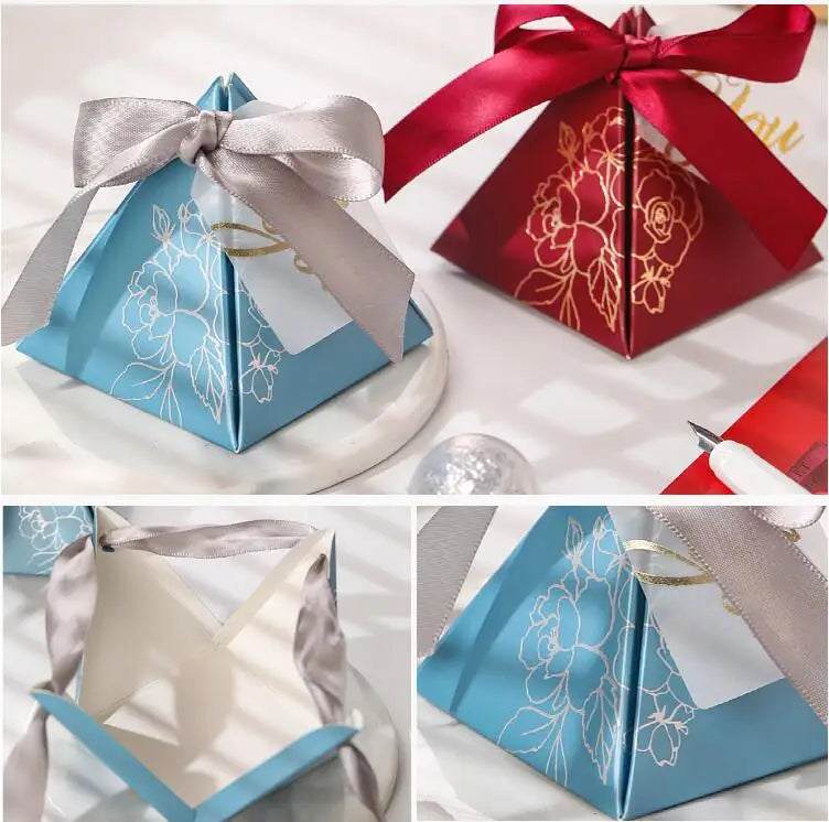 boîtes cadeaux bleu clair fleurs blanches ruban satiné anniversaire mariage baptême noël élégantes