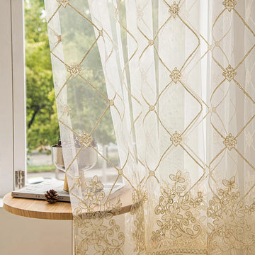 rideau transparent beige clair broderie fine motif floral élégant fenêtre salon chambre maison