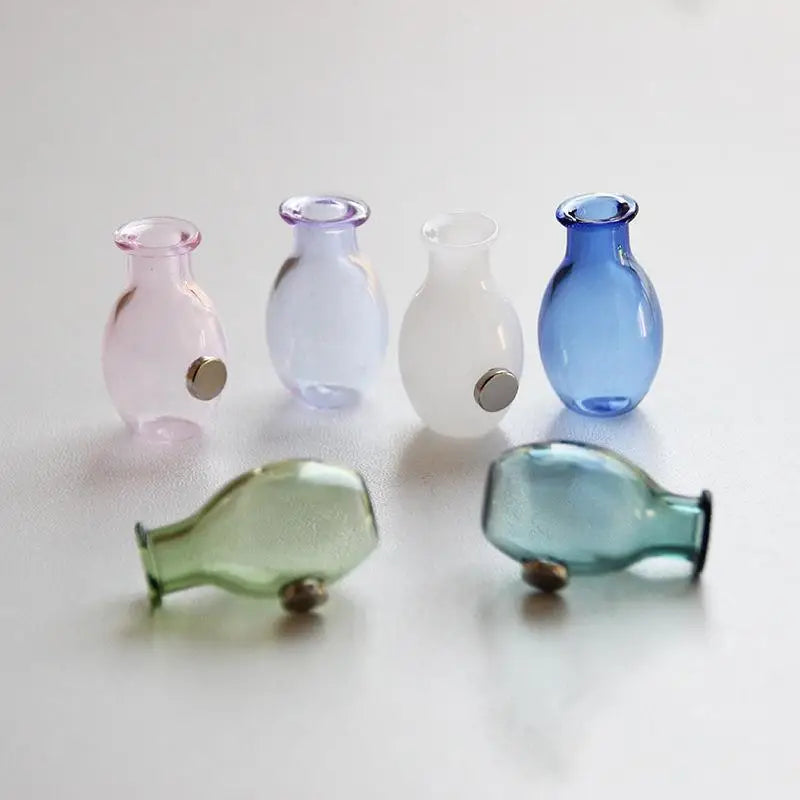 mini vases transparents modernes verre aimants réfrigérateur orange noir bleu violet floral arrangement décoration