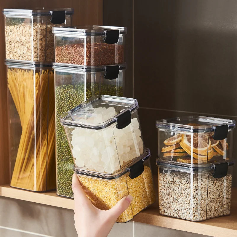 boîtes rangement hermétiques transparentes poignées noires qualité alimentaire plastique moderne pratique