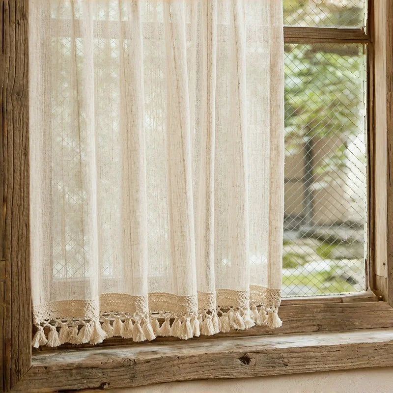 rideau vintage bohème beige clair texture semi transparente bordure brodée légèrement rugueux intérieur extérieur