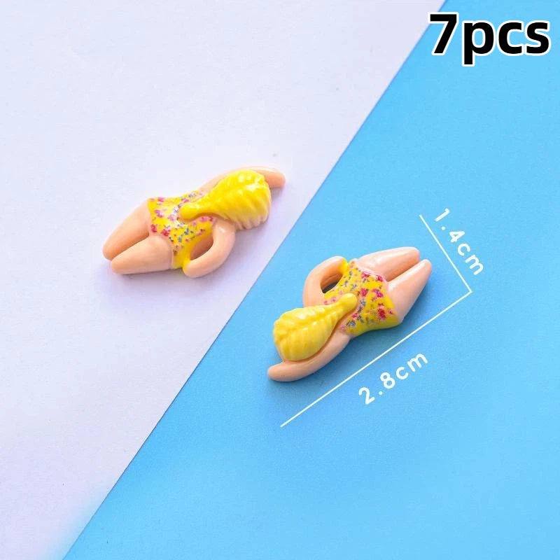 figurines résine personnes allongées peau claire vêtements colorés rayures pois léopard cartoon bijoux diy