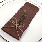serviette lin bleu clair classique anneau métallique ruban coton fleur herbe séchée table mariage