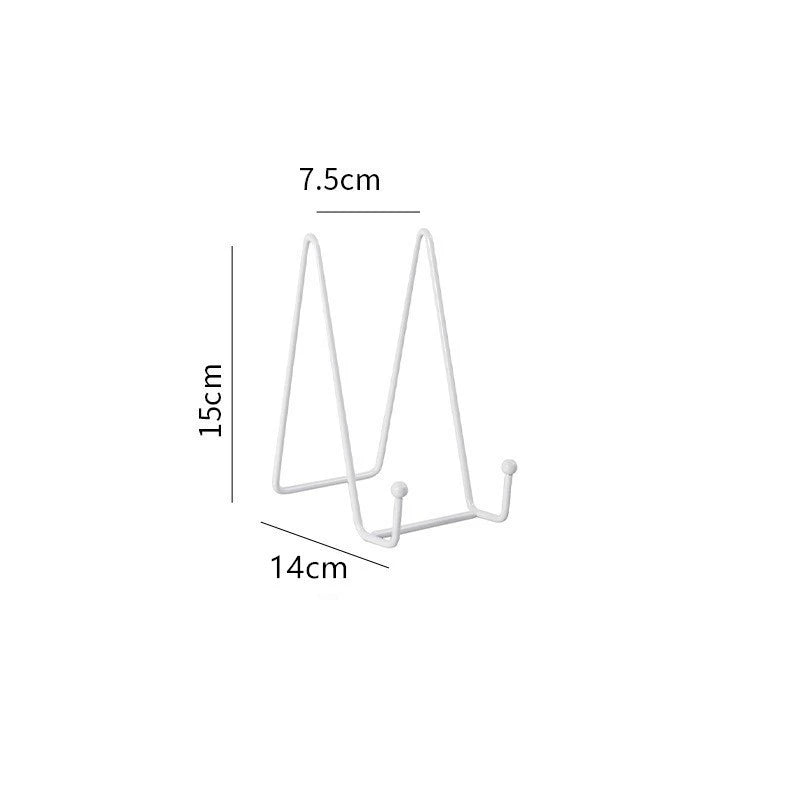 support d'affichage moderne minimaliste respectueux environnement noir blanc doré marron clair métal fer crochets