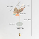 mobiles décoratifs bois fleurs oiseaux nuages cloches cordelettes moderne vert beige doré GOOD LUCK