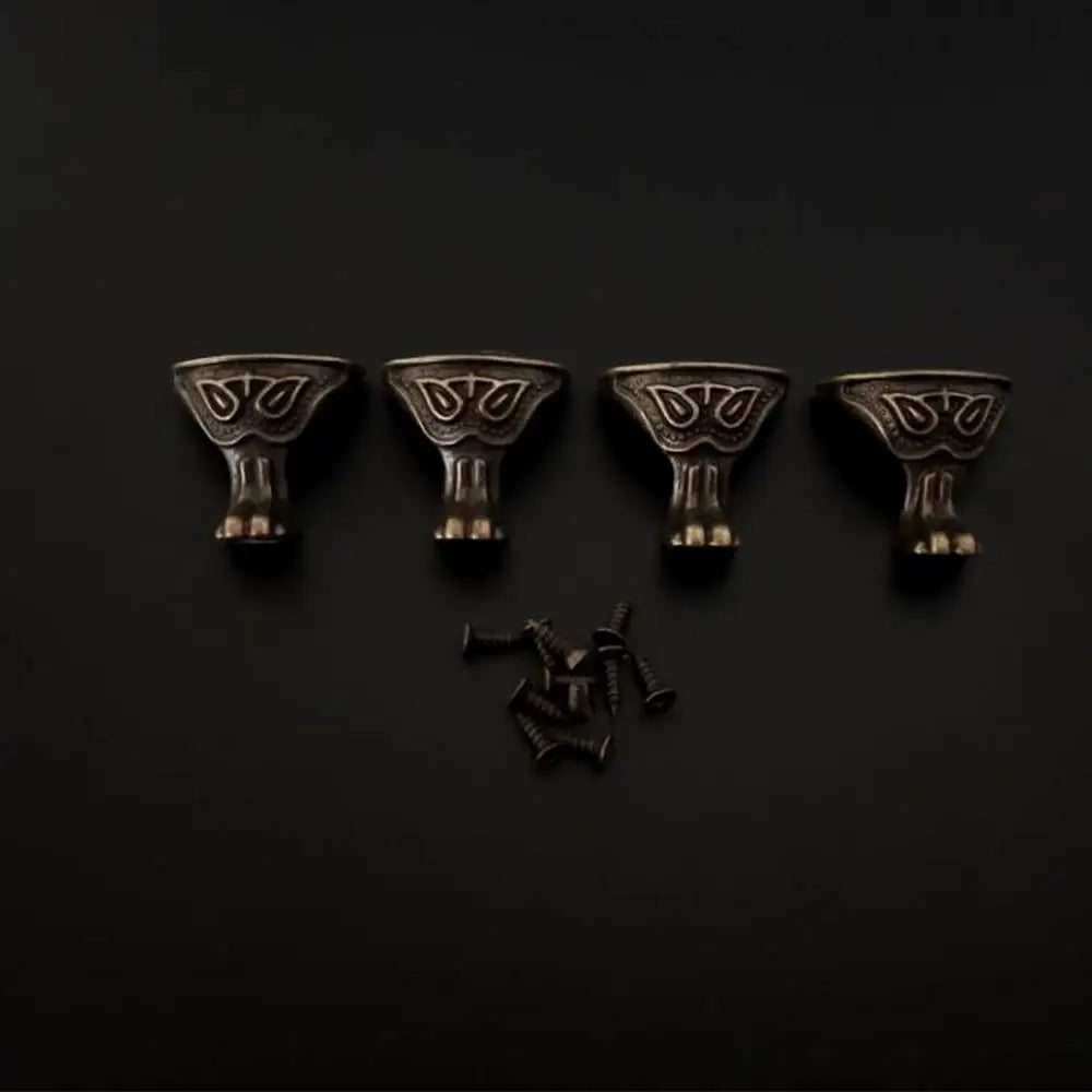pieds meuble décoratifs bronze florales sculptées vieillies armoire ancien aspect asiatique