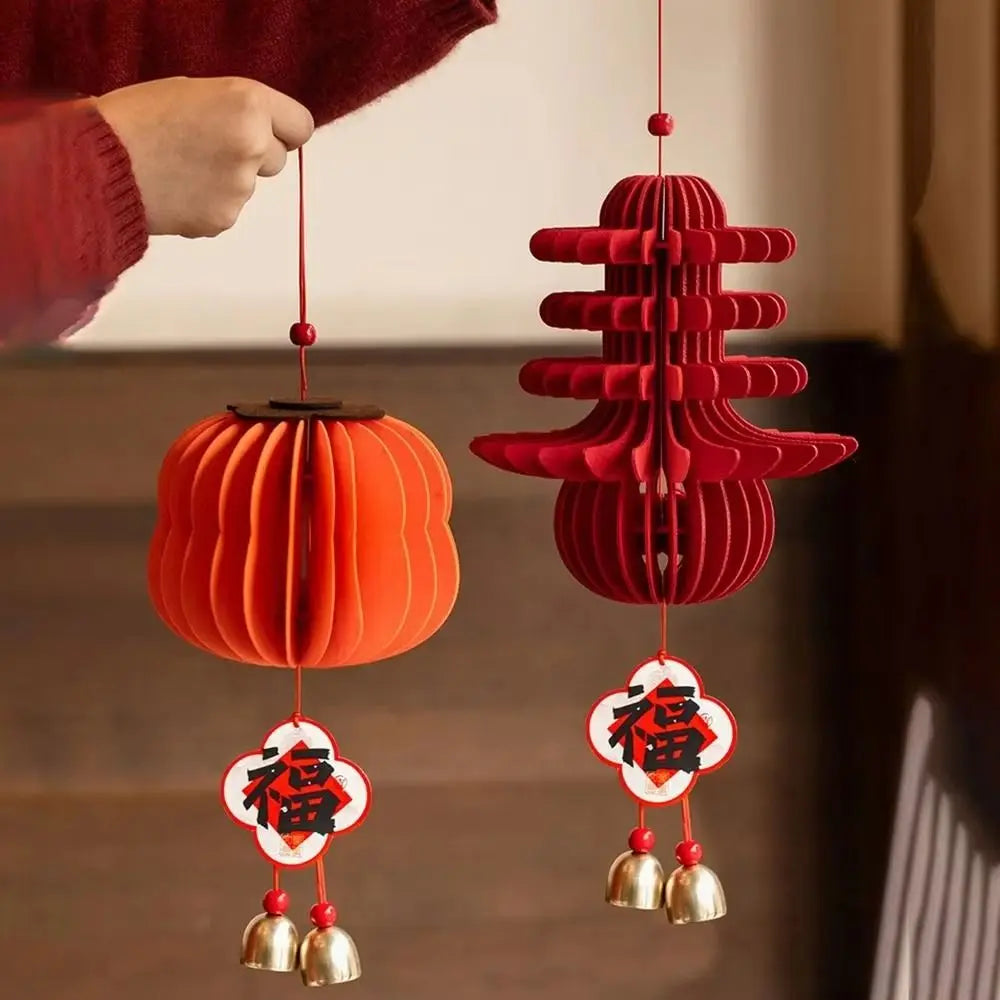 lanterne traditionnelle chinoise rouge mariage anniversaire noël papier plissé cloches dorées caractères chinois